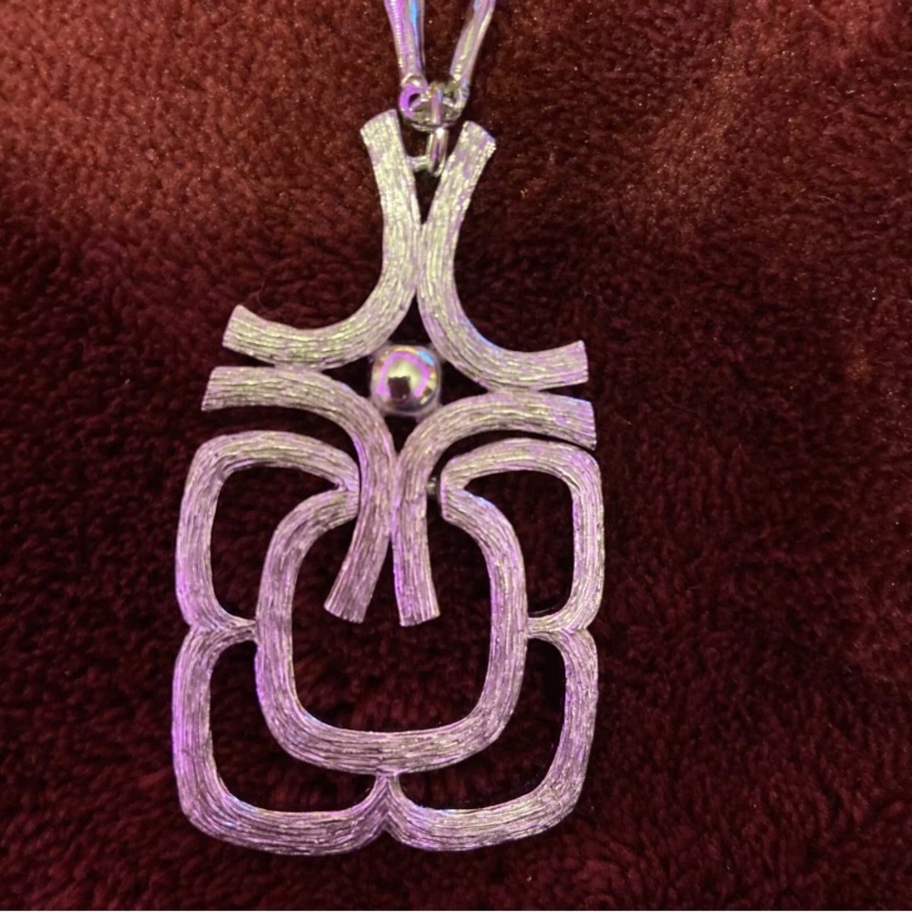 VINTAGE AVON MAYAN PENDANT NECKLACE SILVER TONE BAR LINK 1974 NÉE IN BOX